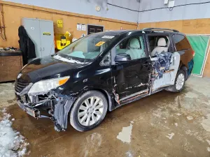Toyota Sienna 3.5L 6 2012