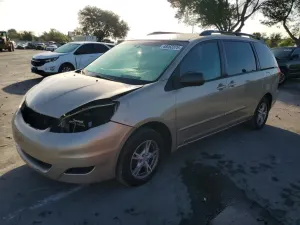 Toyota Sienna 3.5L 6 2010