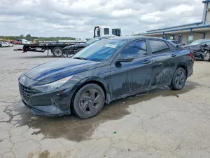 Hyundai Elantra 2.0L 4 2023