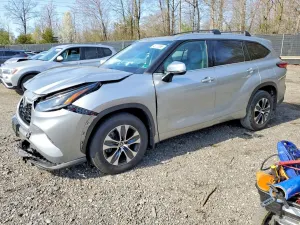 Toyota Highlander 3.5L 6 2021