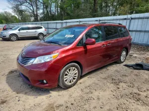 Toyota Sienna 3.5L 6 2015