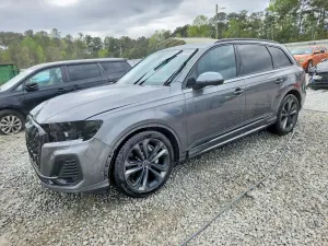 Audi Q7 3.0L 6 2025