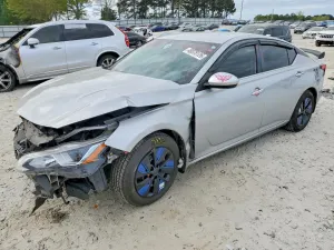 Nissan Altima 2.5L 4 2021