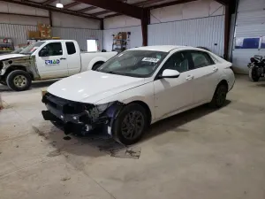 Hyundai Elantra 2.0L 4 2024