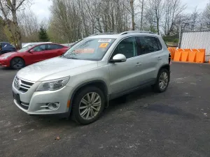 Volkswagen Tiguan 2.0L 4 2011