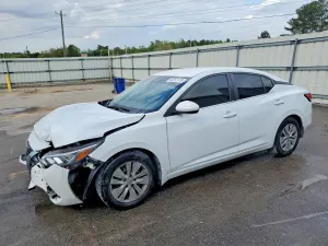 Nissan Sentra 2.0L 4 2023