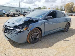 Nissan Sentra 2.0L 4 2026