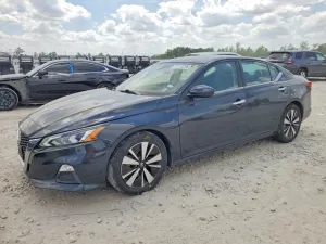 Nissan Altima 2.5L 4 2021