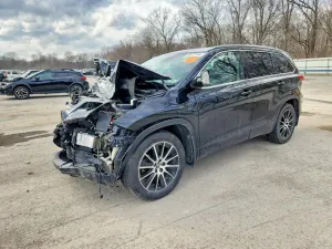 Toyota Highlander 3.5L 6 2017