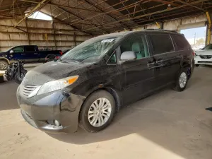 Toyota Sienna 3.5L 6 2015