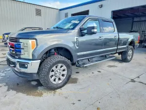 Ford F-350 6.7L 8 2017