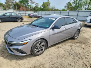 Hyundai Elantra 2.0L 4 2025