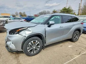Toyota Highlander 3.5L 6 2021