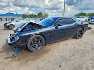 Dodge Challenger 6.4L 8 2016