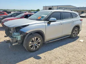 Toyota Highlander 2.4L 4 2023