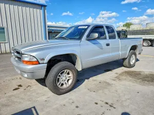 Dodge Dakota 4.7L 8 2002