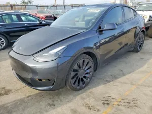 Tesla Model Y 2024