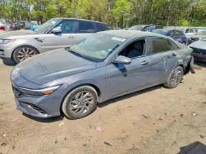 Hyundai Elantra 2.0L 4 2024