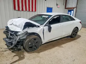 Hyundai Elantra 2.0L 4 2026