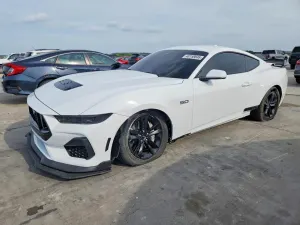 Ford Mustang 5.0L 8 2025