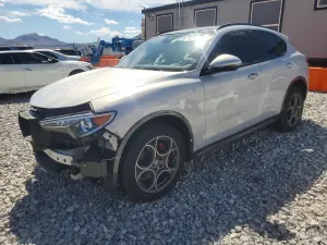 Alfa Romeo Stelvio 2.0L 4 2022