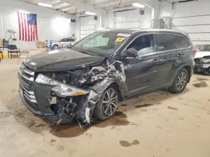 Toyota Highlander 3.5L 6 2017