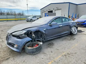 Tesla Model S 2016