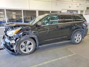 Toyota Highlander 3.5L 6 2015