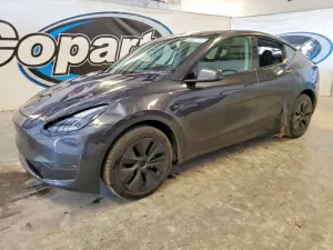 Tesla Model Y 2025