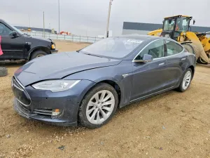 Tesla Model S 2015