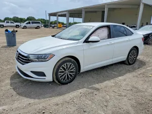 Volkswagen Jetta 1.4L 4 2021