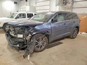 Toyota Highlander 3.5L 6 2017