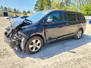 Toyota Sienna 3.5L 6 2017