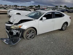 Lexus ES 3.5L 6 2015