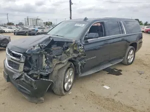 Chevrolet Suburban 5.3L 8 2015