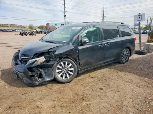 Toyota Sienna 3.5L 6 2019