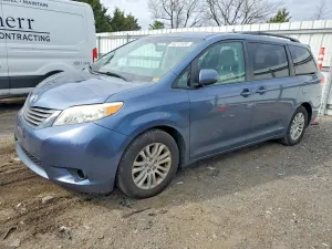 Toyota Sienna 3.5L 6 2013