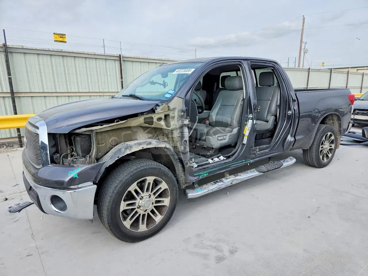 Toyota Tundra 4.6L 8 2013