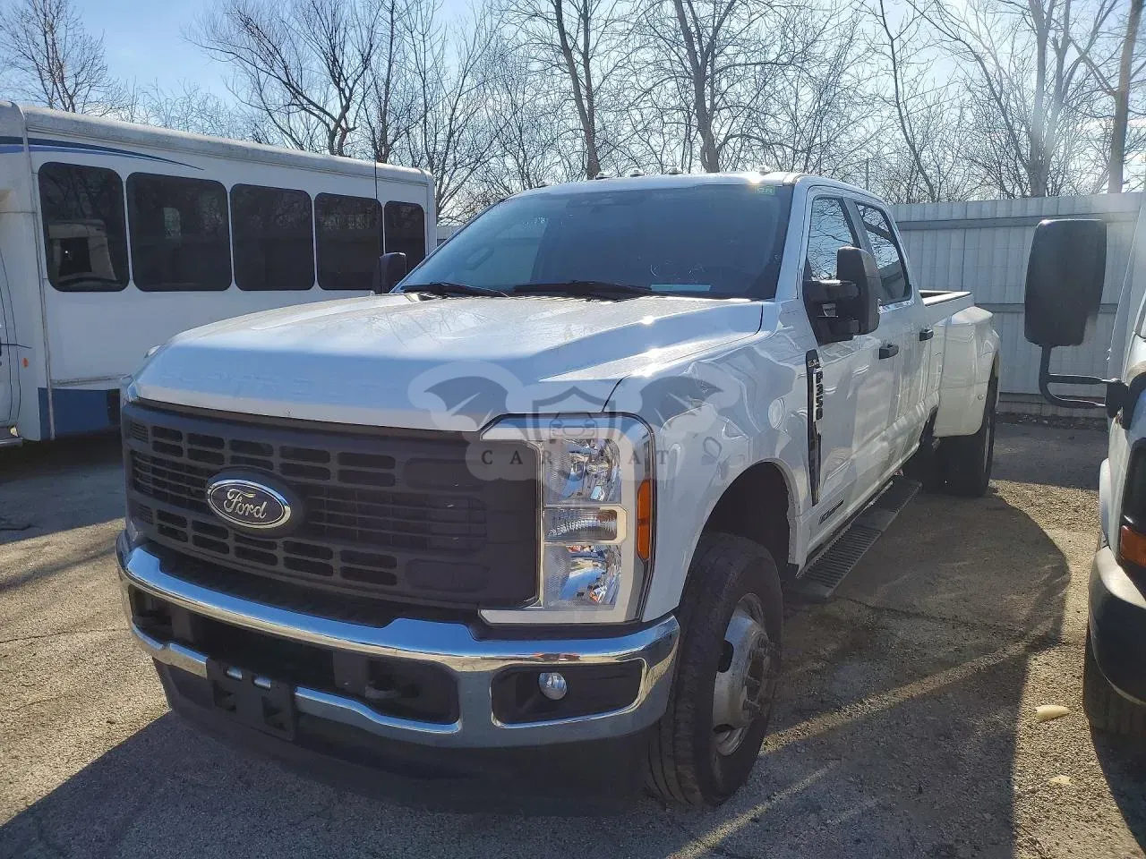 Ford F-350 6.7L 8 2023