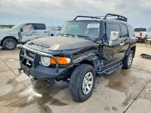 Toyota FJ Cruiser 4.0L 6 2014
