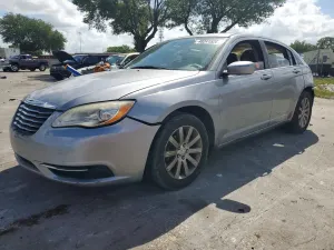 Chrysler 200 2.4L 4 2013