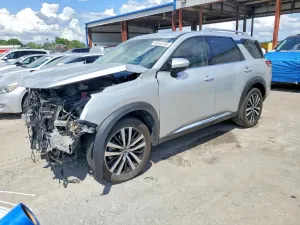 Nissan Pathfinder 3.5L 6 2023