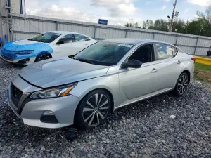 Nissan Altima 2.5L 4 2021