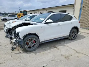 Alfa Romeo Stelvio 2.0L 4 2022