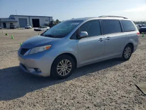 Toyota Sienna 3.5L 6 2013