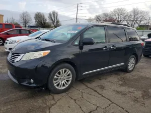 Toyota Sienna 3.5L 6 2015
