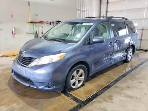 Toyota Sienna 3.5L 6 2013