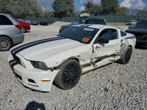 Ford Mustang 3.7L 6 2013