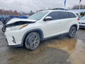 Toyota Highlander 3.5L 6 2019