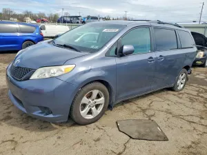 Toyota Sienna 3.5L 6 2017